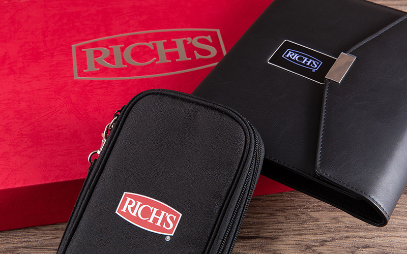 Set Quà Tặng VIP – Định Vị Thương Hiệu Ở Tầm Cao Mới